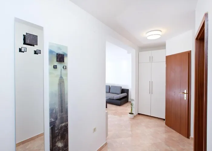 Apartman Aurora Ii *