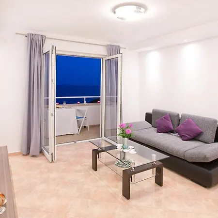 Aurora Ii Apartment *