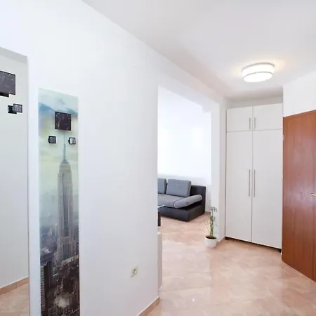 Апартаменты Aurora Ii *